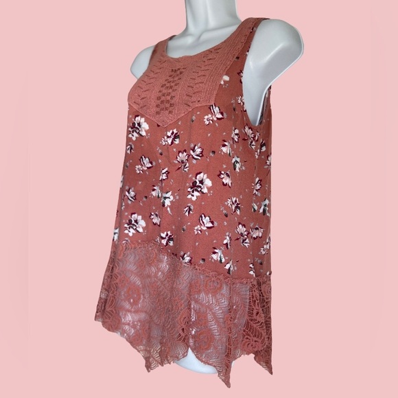 BKE GIMMICKS FLORAL LACE BOHO TOP - Picture 2 of 4